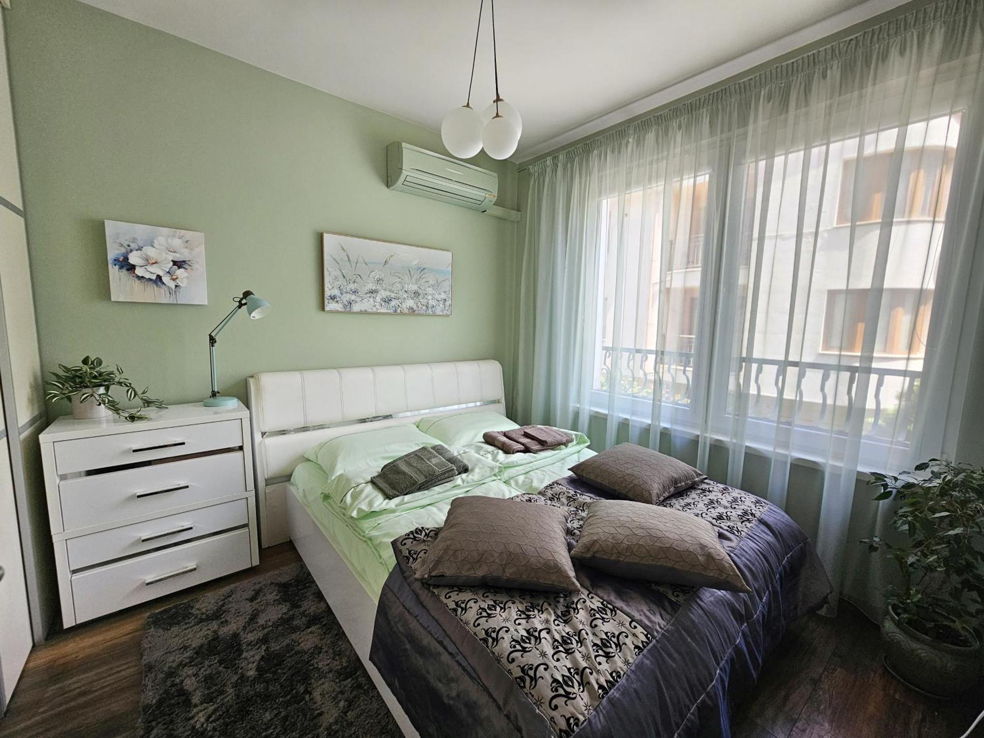 Bright Inn - Holiday & Business Apartment Sofya Dış mekan fotoğraf